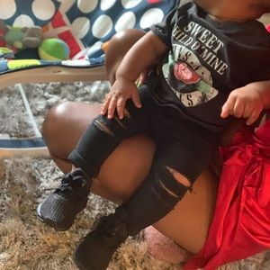 All Black Adidas (Swift Run 1) Sz 4K